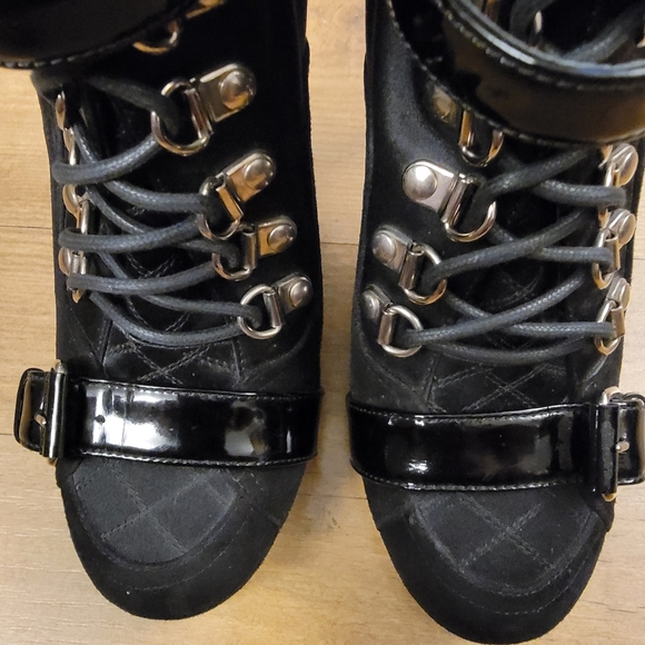 Balenciaga Mock Lace-Up & Zip-Up Ankle Booties - Picture 5 of 16